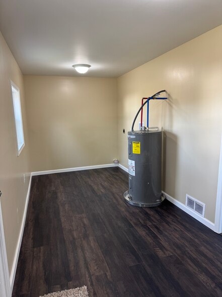 Building Photo - 138 Cherry Ln