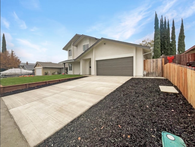 Building Photo - 7952 Summerplace Dr