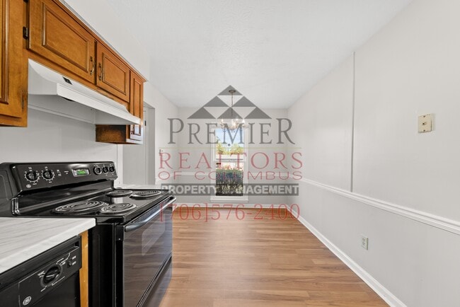 Building Photo - 6634 Hensley Dr