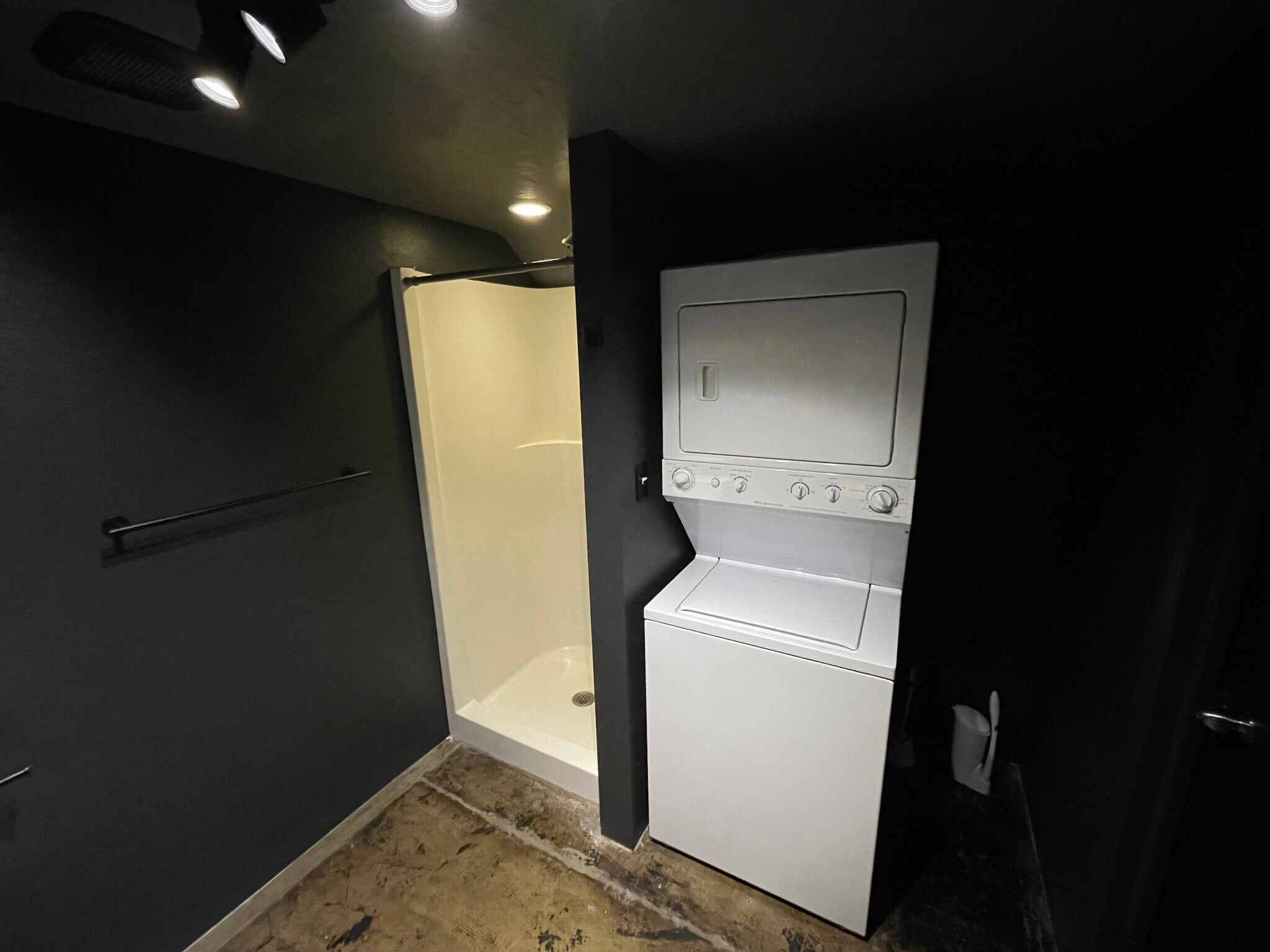 Building Photo - 440 W 900 S