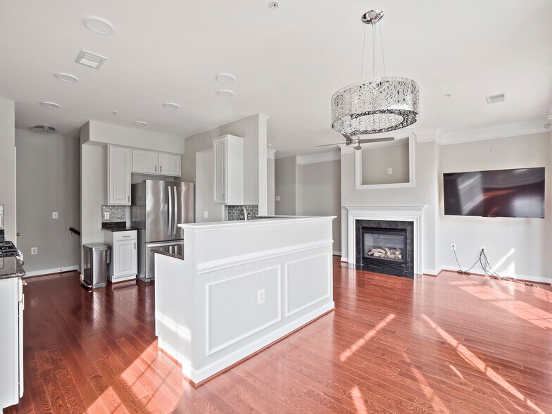 Building Photo - 2498 Curie Ct