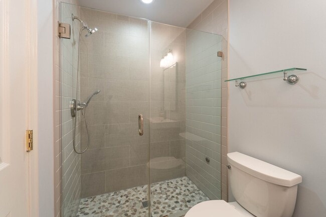 Building Photo - Updated Faircrest 4 BD 3.5 BA Townhome