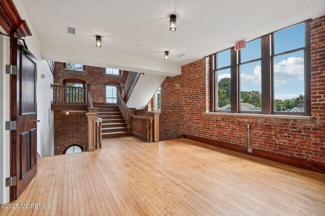 Building Photo - 179 Chelsea Ave