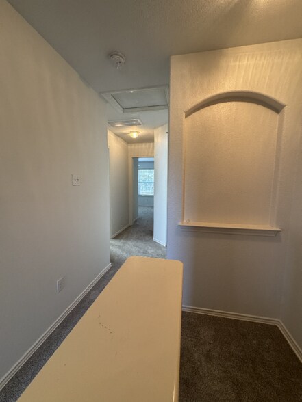 Building Photo - 14613 Walt Whitman Trail