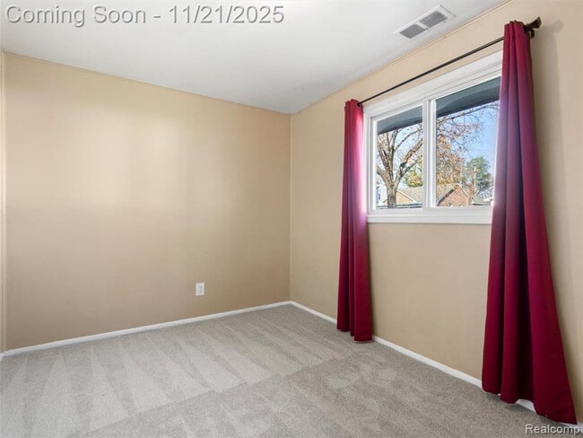 Building Photo - 1320 E Goulson Ave