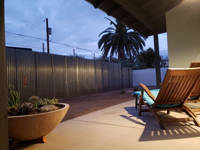 Building Photo - Modern, beautiful 3Bdrm, 2ba unfurnished i...