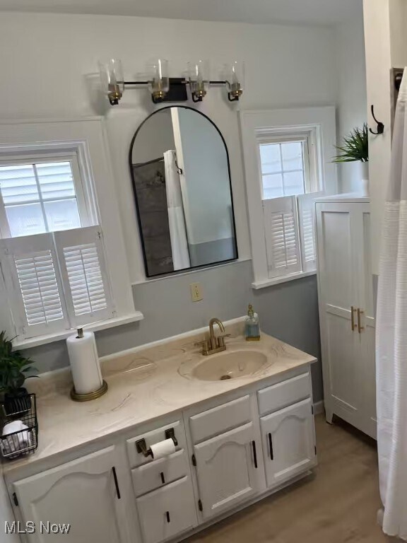 Building Photo - 369 E Tuscarawas Ave