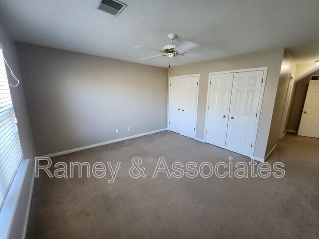 Building Photo - 10828 Glenway Pl