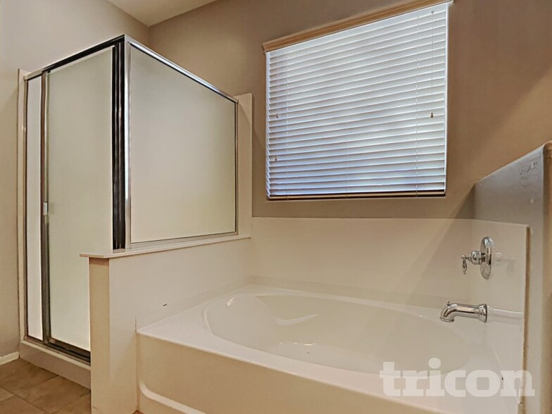 Building Photo - 45209 Miraflores St