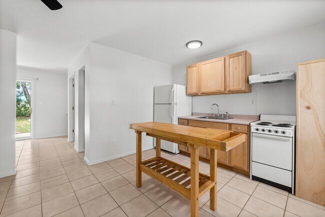 Building Photo - 133 Sunrise Cir