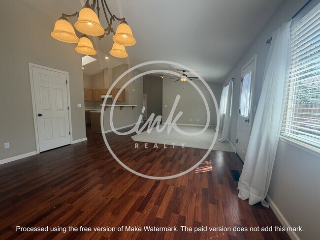 Building Photo - Beautiful 2 Bedroom Home Close to Downtown Gardnerville