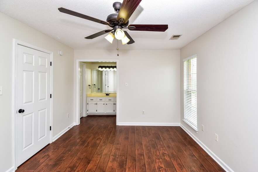 Building Photo - 7755 Mary Payton Dr
