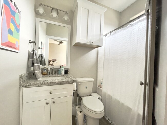 Building Photo - 308 Poplar St