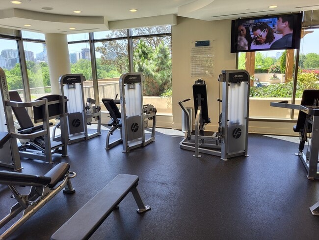 Building Photo - 270 17th St NW