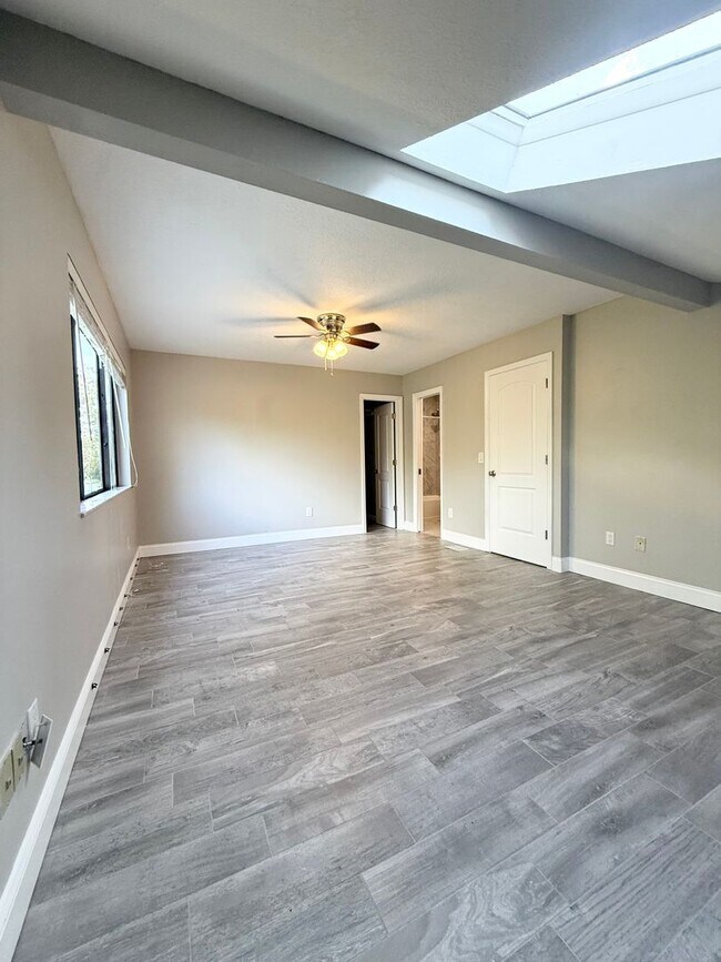 Building Photo - 621 Landings Pl