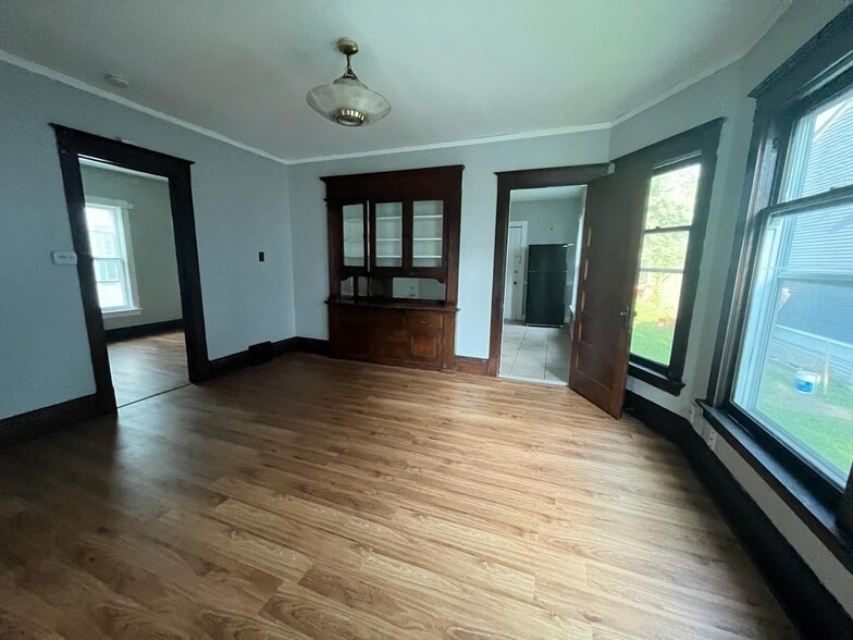 Living room - 2926 N Cramer St