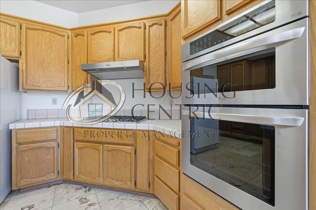 Building Photo - Beautiful Single Story Rental in the Heart of Folsom