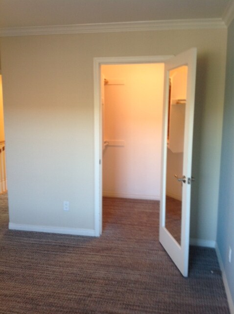 Building Photo - 4023 Bluff View Way
