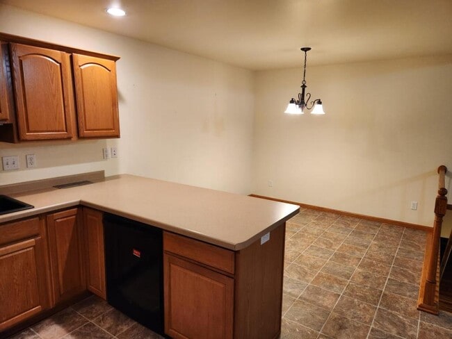 Building Photo - 336 Woodridge Pl