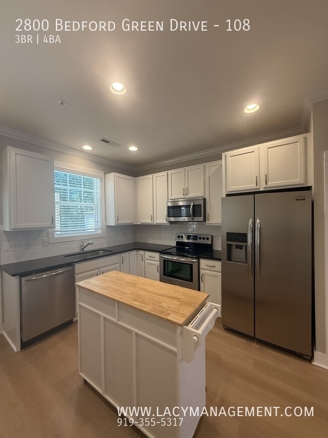 Building Photo - 2800 Bedford Green Dr