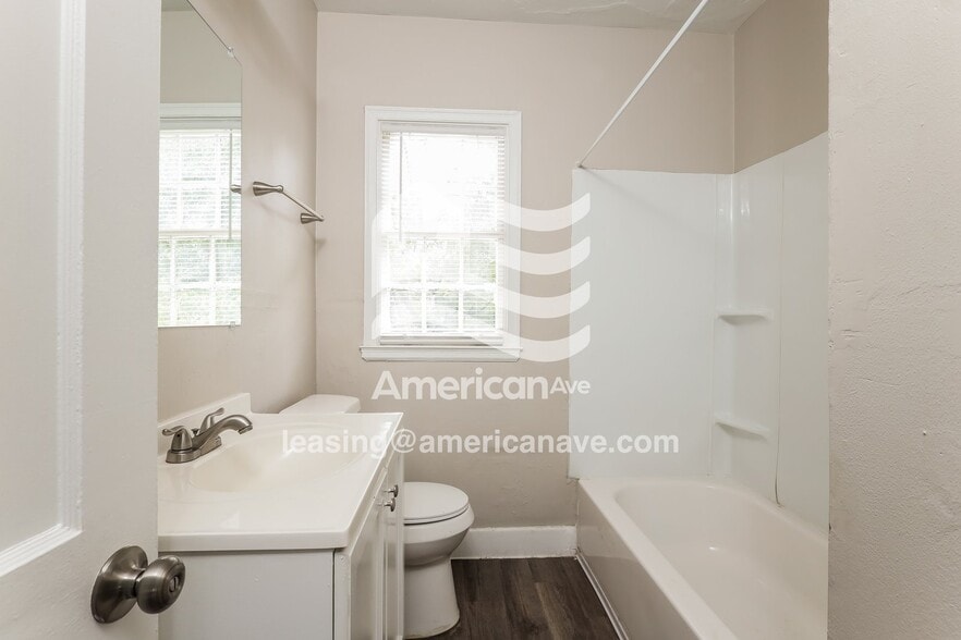 Building Photo - 724 Coolidge Ave