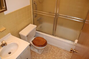 Building Photo - 56 Saratoga Ct