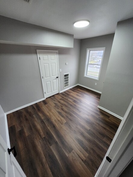 Building Photo - 995 Campbell Ave