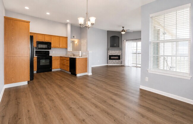 Building Photo - 10070 E Carolina Dr
