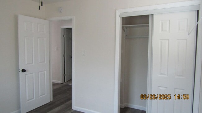 Building Photo - Newly renovated! Pet Friendly!