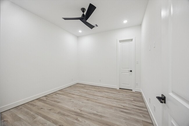 Building Photo - 6644 Lozier St