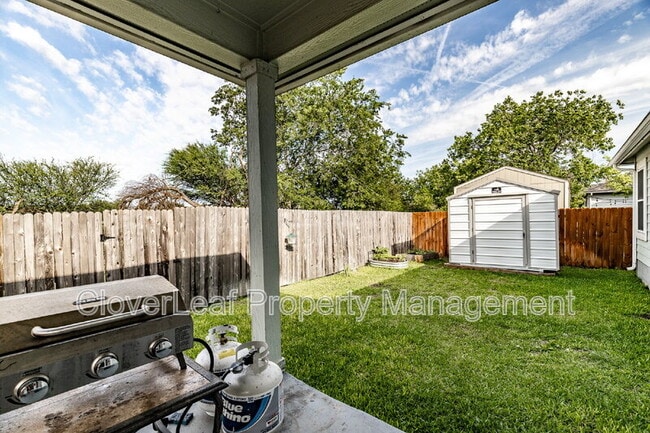 Building Photo - 4112 Cherry Tree Dr