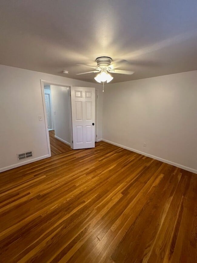 Building Photo - COMING SOON! 31807 W. Chicago, Livonia MI ...