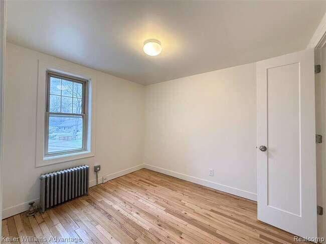 Building Photo - 29222 Grand River Ave