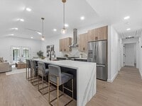 Building Photo - 1826 Woodcrest Dr