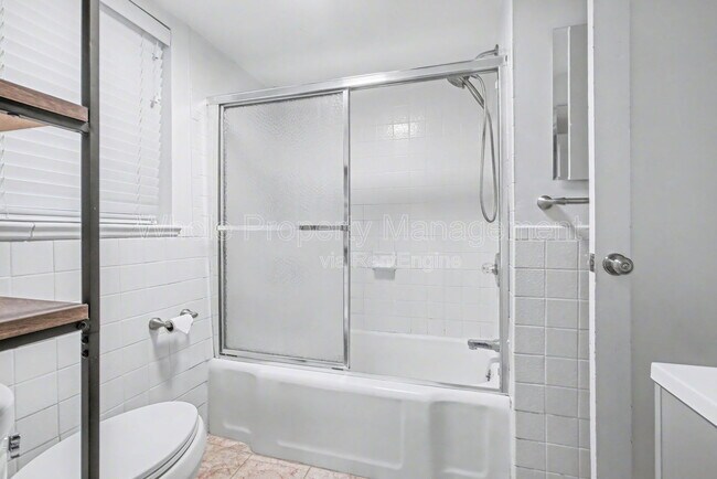 Building Photo - 3021 N Columbine St