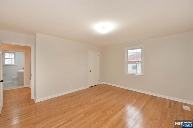 Building Photo - 16 Liberty St