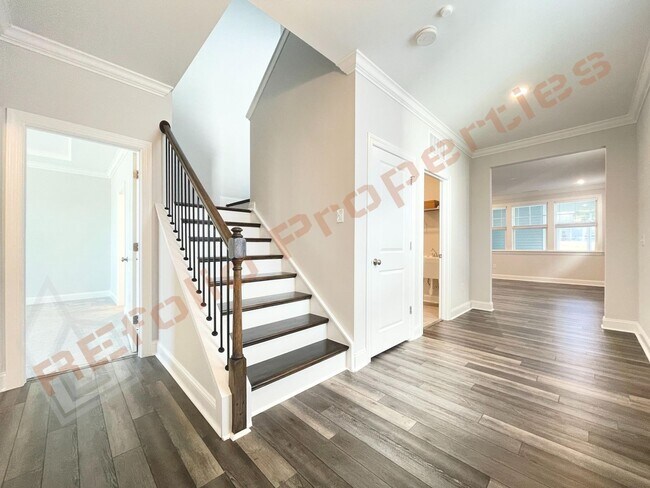 Building Photo - Amazing 4 Bedroom, 2.5 Bathroom Home with 1st Floor Primary Bedroom Suite, High Speed Internet, a...