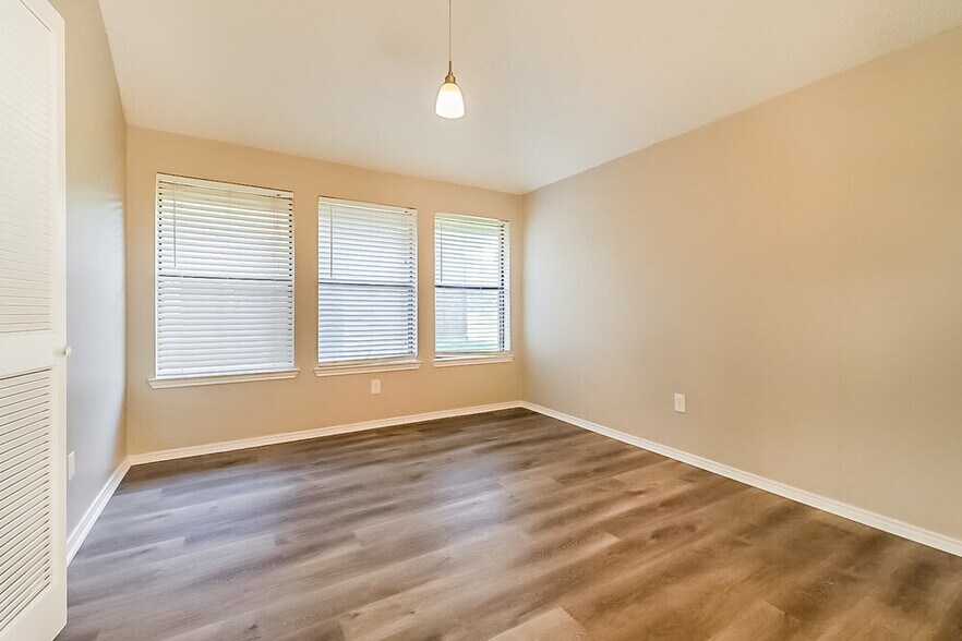 Building Photo - 5609 Winding Woods Trail