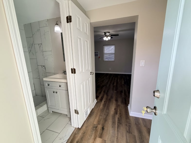 Building Photo - 3817 Peach Dr