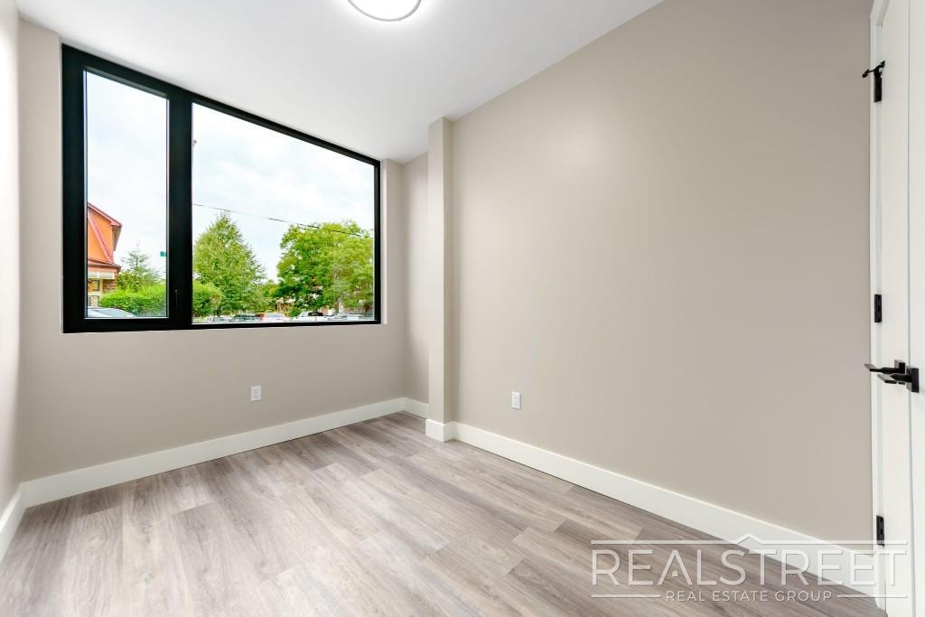 Building Photo - Tilden Avenue