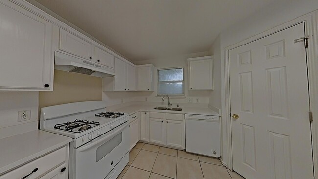 Building Photo - 6909 Broad Brook Dr