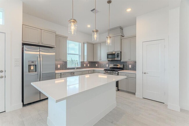Building Photo - 21238 Black Gap Wildlife Dr