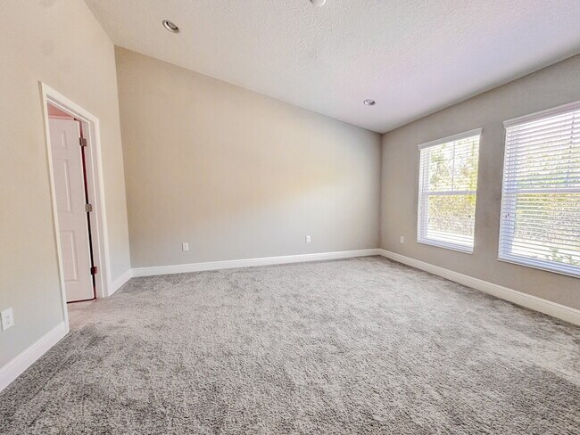 Building Photo - "Charming 3-Bedroom Haven with 2 Full Baths in Serene Parrish FL!"