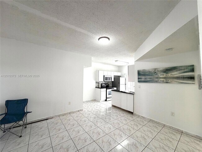 Building Photo - 8019 Lake Dr