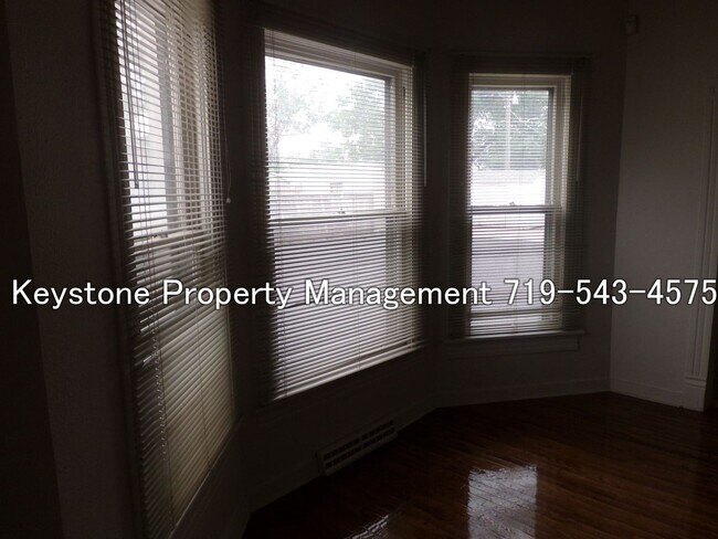 Building Photo - ALL Utilities Included with Rent! South-si...