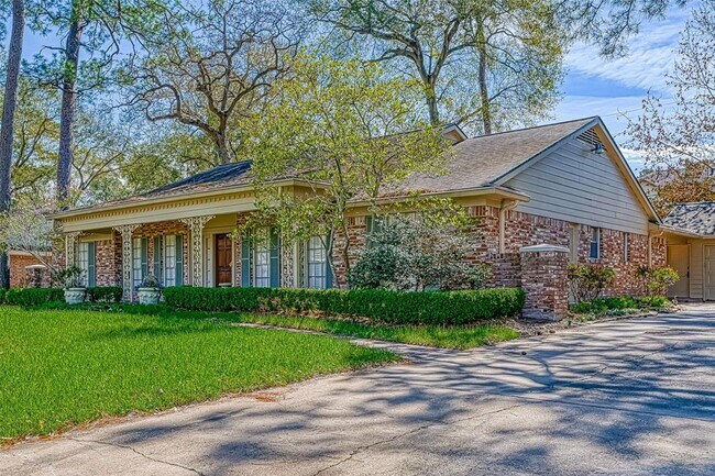Building Photo - 12419 Huntingwick Dr
