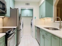 Building Photo - 16301 Ledgemont Ln