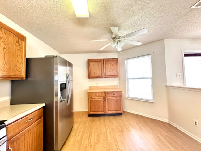 Building Photo - 9393 W Quarter Moon Dr