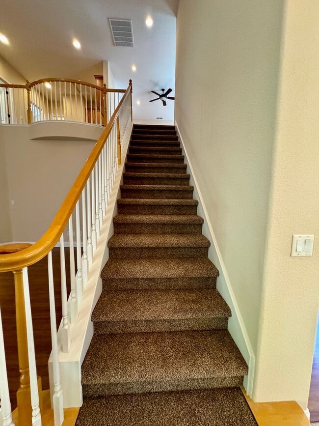 Building Photo - Beautiful Four-Bedroom Home Available in Folsom!