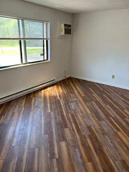 Building Photo - 631 Vicksburg Dr